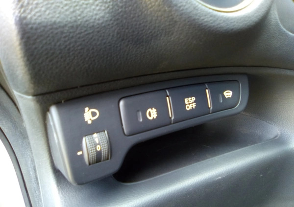 Kia Carens cena 12900 przebieg: 190000, rok produkcji 2009 z Szczecin małe 301
